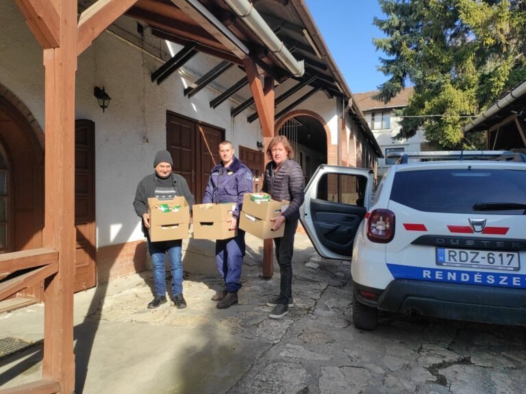 Ételt osztottak az ukrajnai menekülteknek