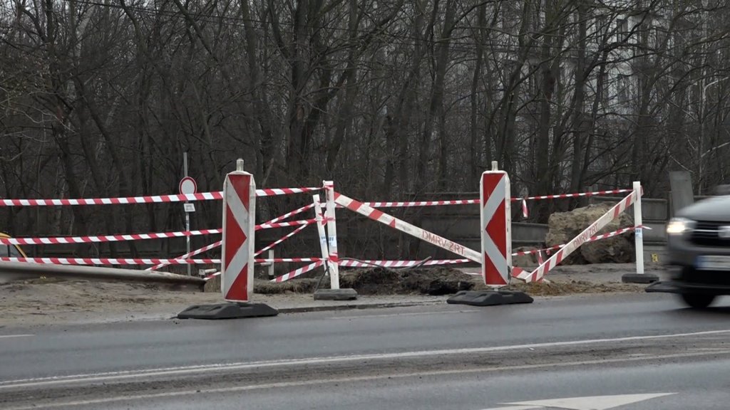 11-es  út: ezen a héten megkezdhetik az útpálya helyreállítását 