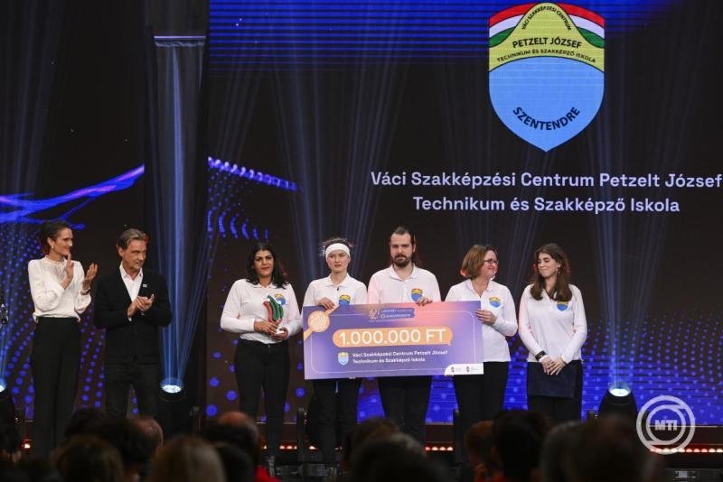 Szentendrei elismerés a Kárpát-medence legjobbjai között