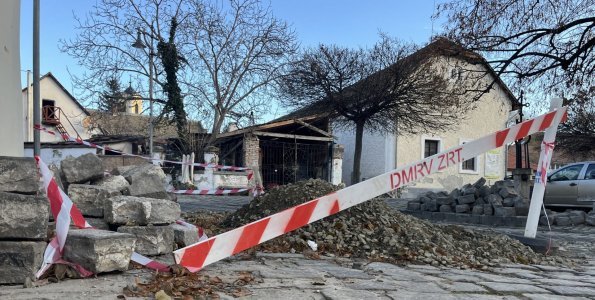 Hibaelhárítási munkát végez a DMRV december 23-án a belvárosban