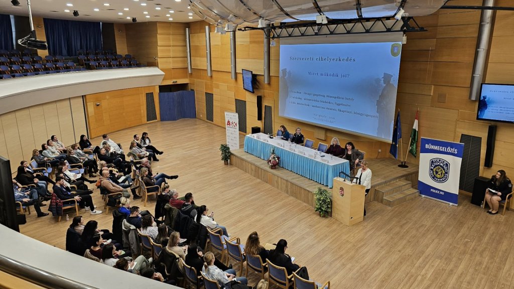 Áldozatvédelmi szakmai napot tartottak a Pest vármegyei rendőrök