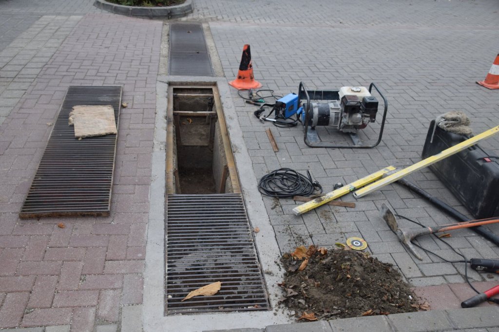 Megkezdődött a Klisovác utcai csatornafedél javítása
