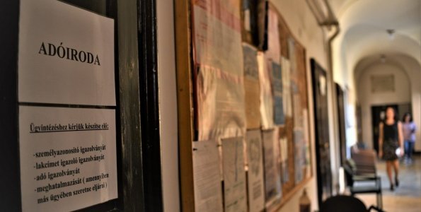 Helyi adók: telefonon csak általános tájékoztatást adhat  az adóiroda 