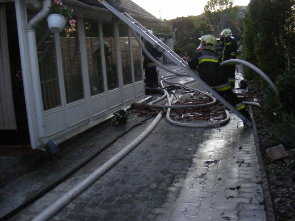 Épülettűz Pomázon