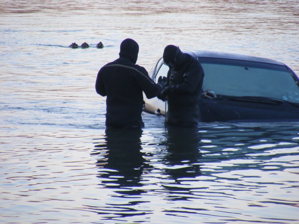 Autót találtak a Dunában!