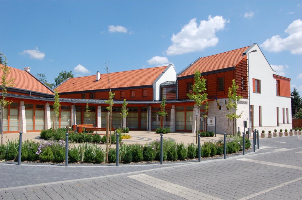 Zárva lesz az Egészségház és a Polgármesteri Hivatal pénteken