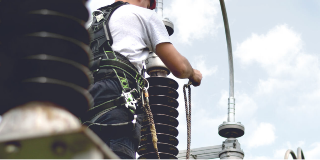 Elhalasztja az ELMŰ a karbantartási munkálatok nagy részét