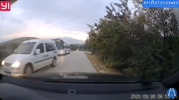 Felelőtlen előzés Szentendrén