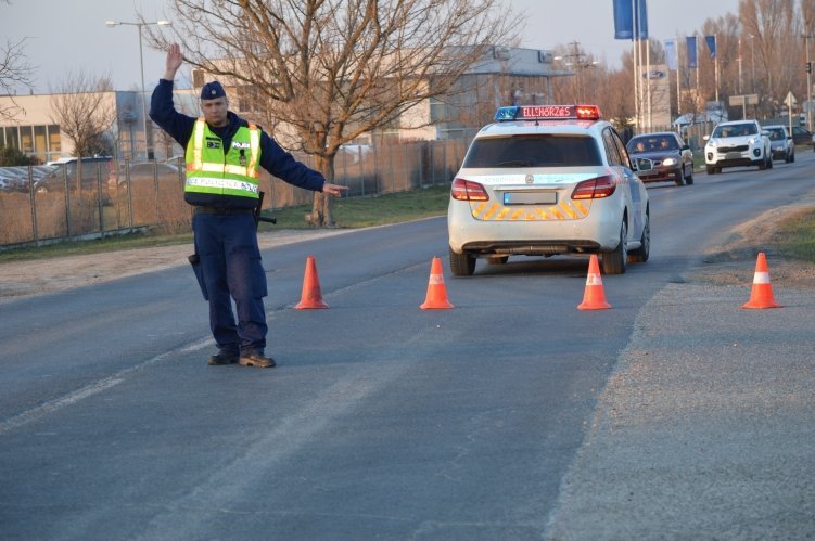 "Finn módszer" - 4 óra alatt, több mint 300 gépjárművezetőt ellenőriztek 