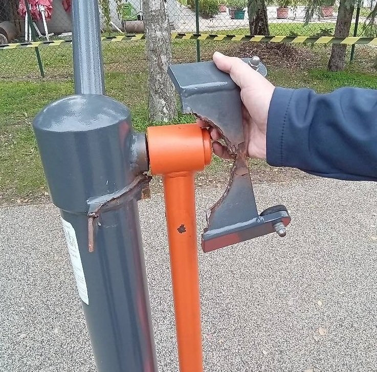 Vandalizmus az Omszk parkban