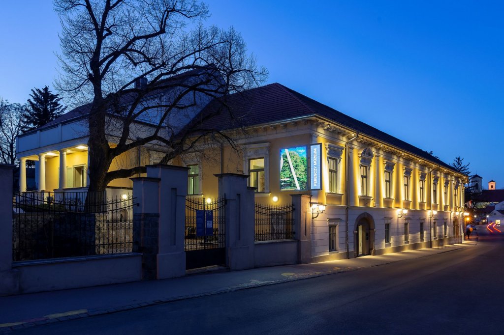 Múzeumok éjszakája - Kiállításokkal, zenével, tánccal és játékokkal várják a látogatókat Szentendrén
