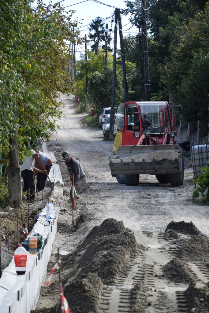 Aszfaltozás miatt teljesen lezártak több utcát!