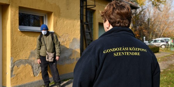 Szociális munkást keresnek a szentendrei hajléktalanellátásba