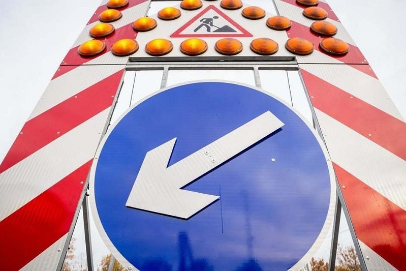 Jelenleg itt vannak forgalomkorlátozások a vízvezetéképítés miatt