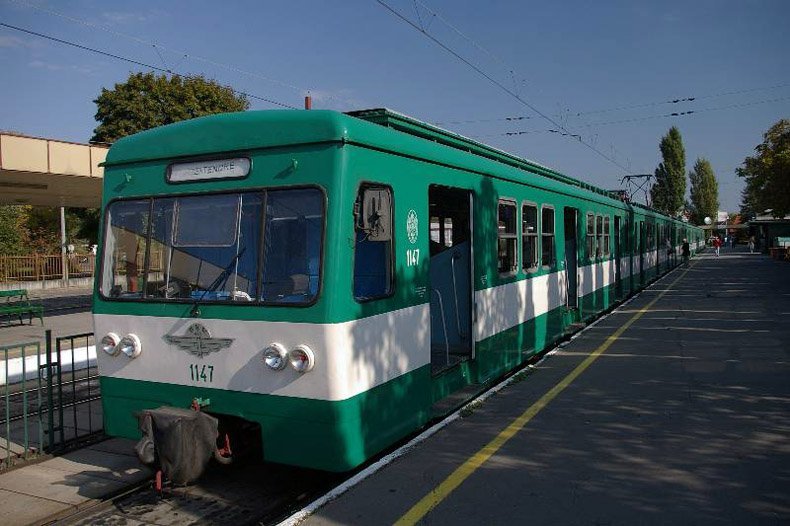 Ittas társaság randalírozott a HÉV-en – megsérült a kalauz 