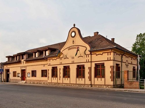 Bérmegtakarítás: a város intézményeinek dolgozói és az önkormányzat munkatársai is kapnak év végi jutalmat