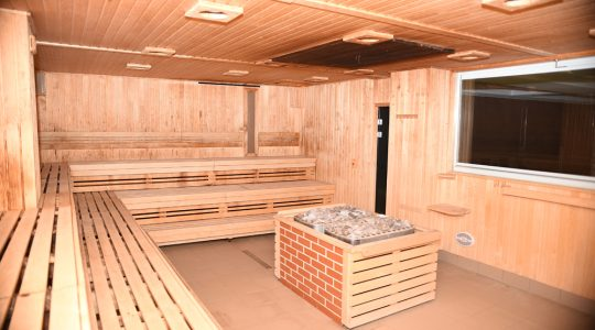 Mégsem nyit ki a V8 a héten