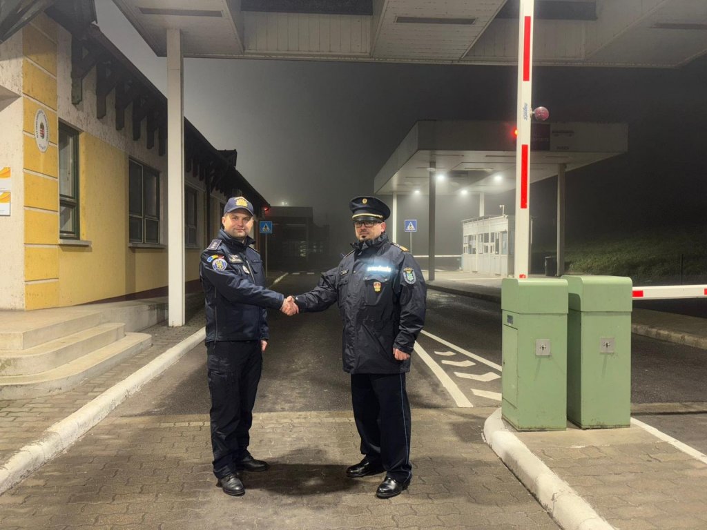 Megnyílt a román-magyar határ, eltörölték a határellenőrzést