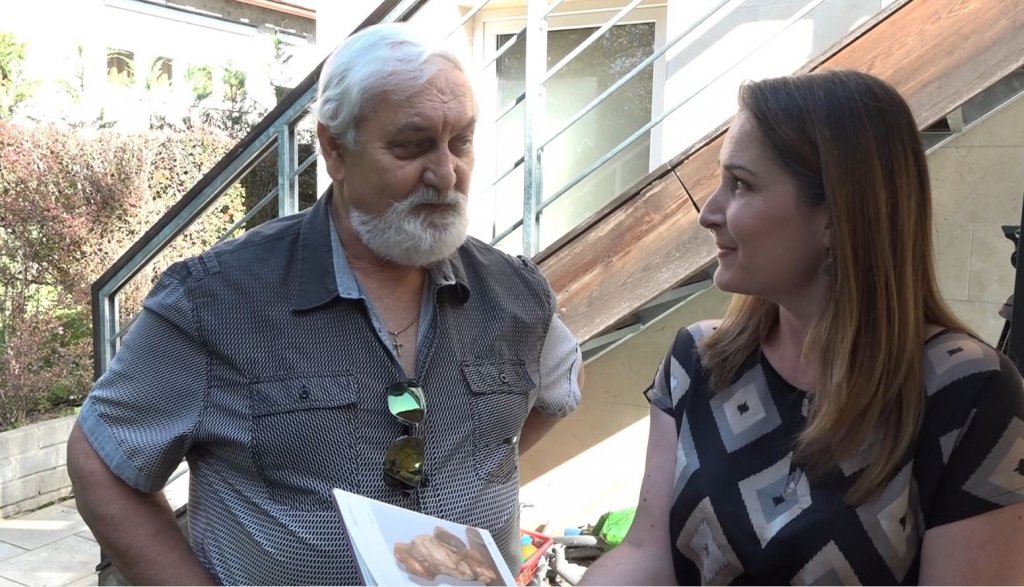 Fa, csont és rímek faragója