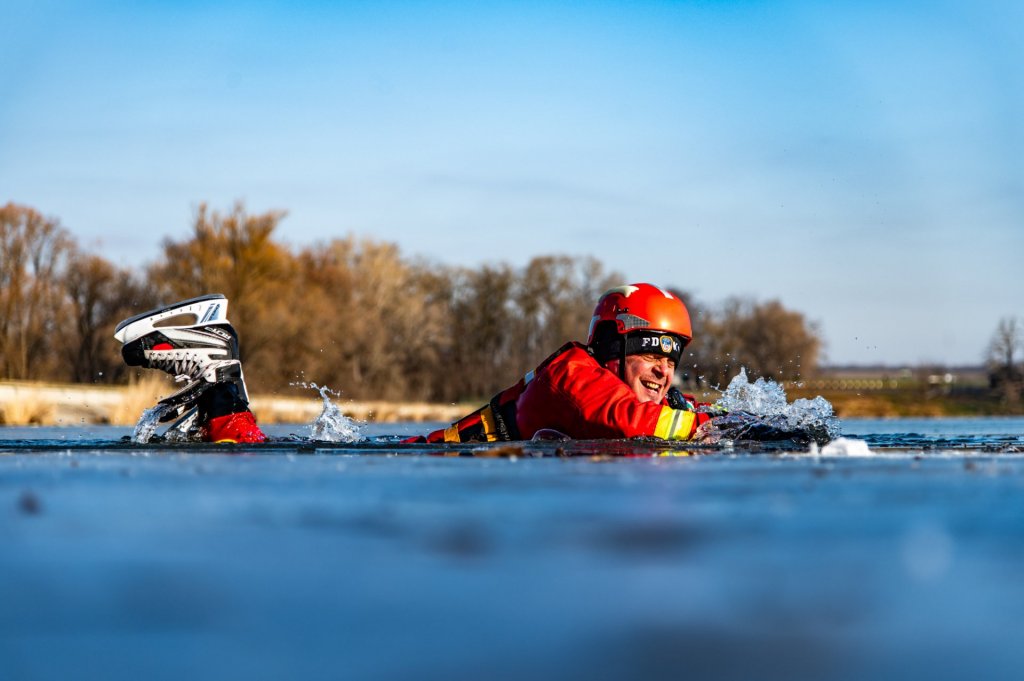 Jégen gyakorolt a HUNOR