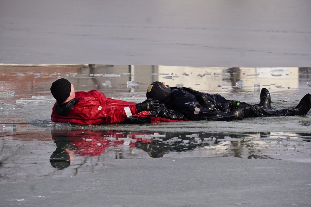 Jégről mentési gyakorlatot tartott a Kutató-Mentő Szolgálat a hétvégén