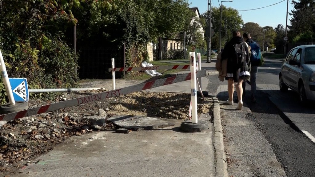 Burkolatjavítás a Kálvária úton