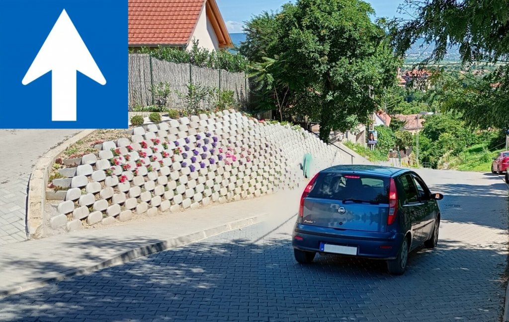 Ideiglenes forgalmi rend a Kálvária utcában a járdaépítés idején