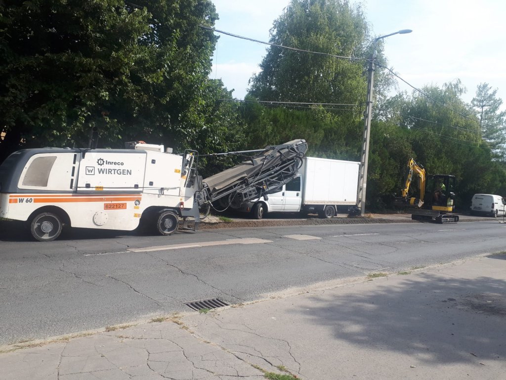 Útburkolat felújítás a Kálvária úton