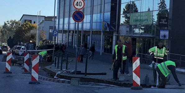 Hamarosan elkészül a V8 előtti gyalogátkelőhely