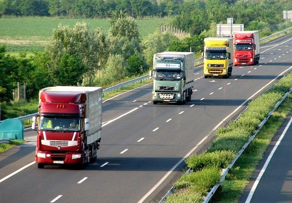 A hőségriasztás miatt felfüggesztik a hétvégi kamionstopot!