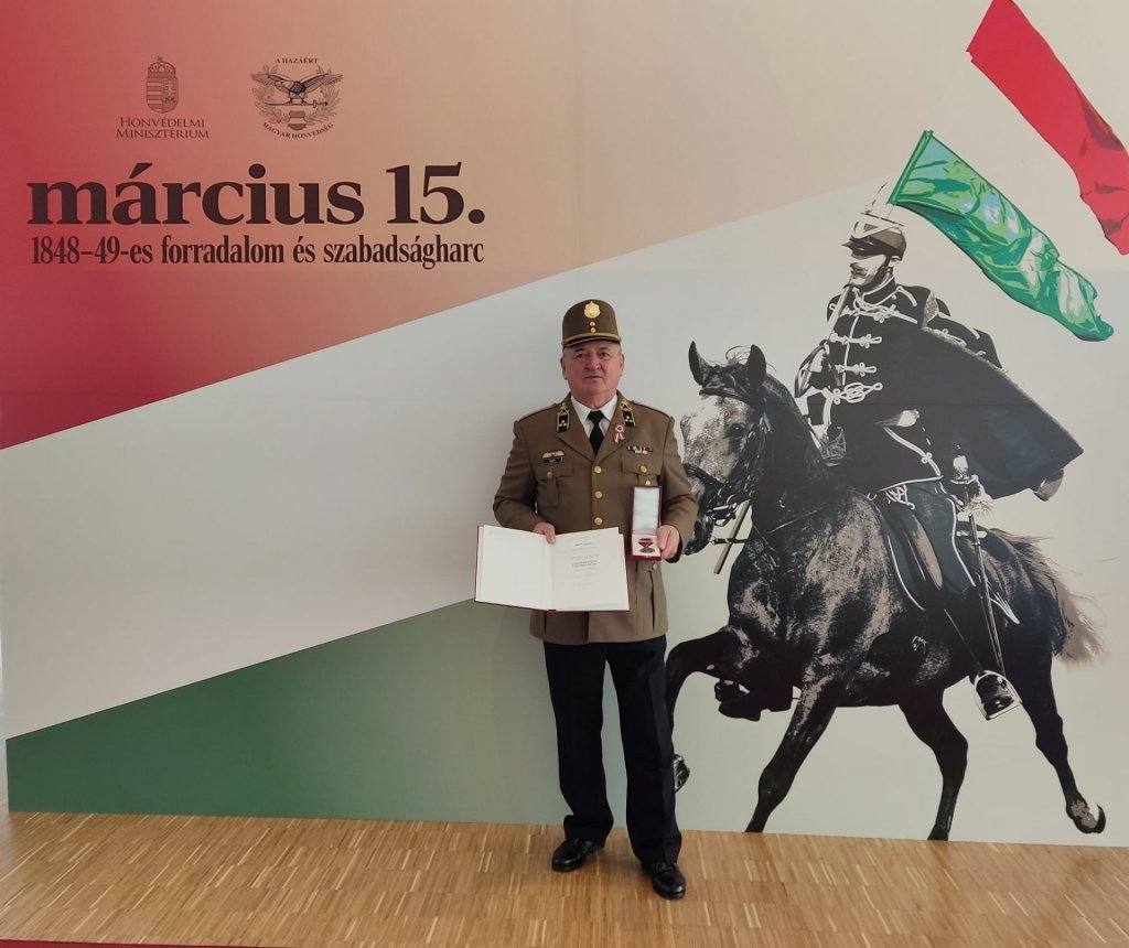 Magyar Ezüst Érdemkereszt kitüntetést kapott Kapi Gábor