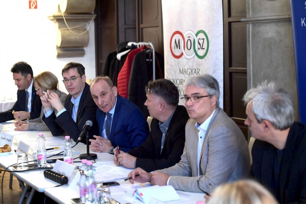 Karácsony Gergely: egyszerűbb lesz a közösségi közlekedés használata