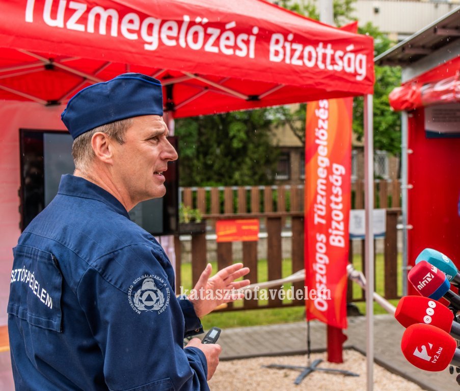  Összefogással az otthoni tűzesetek és balesetek ellen