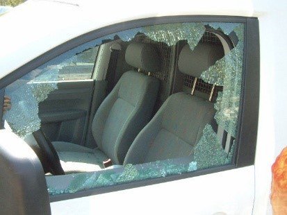 Az autó nem biztonságos tárolóeszköz!