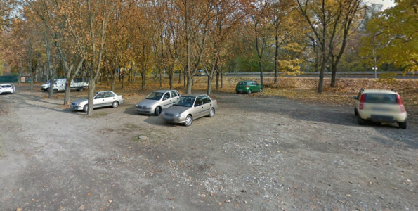 Lezárják a Teátrum utcai parkolót