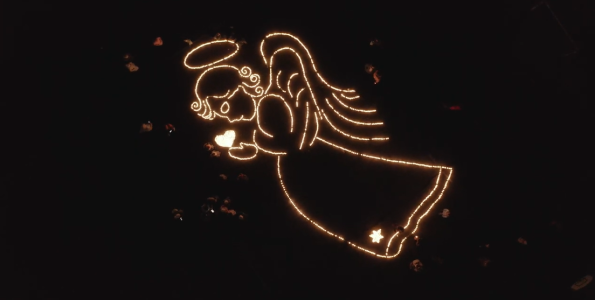 Két helyszínen egyszerre ragyogtak a betlehemi láng mécsesei