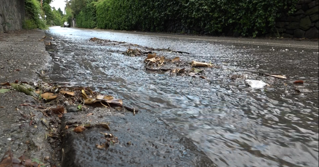 Csőtörés a Cseresznyés úton