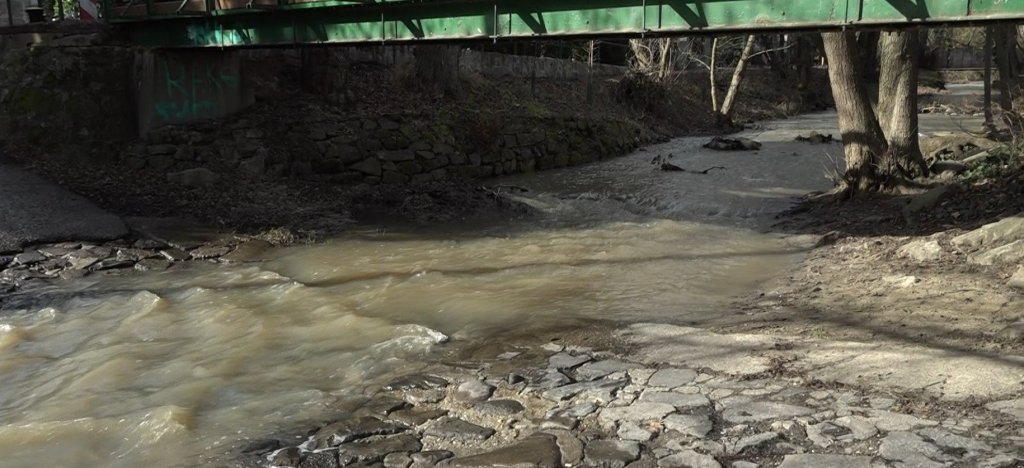 Vízszintemelkedés Szentendrén: Megmozdult a Bükkös-patak és a Duna