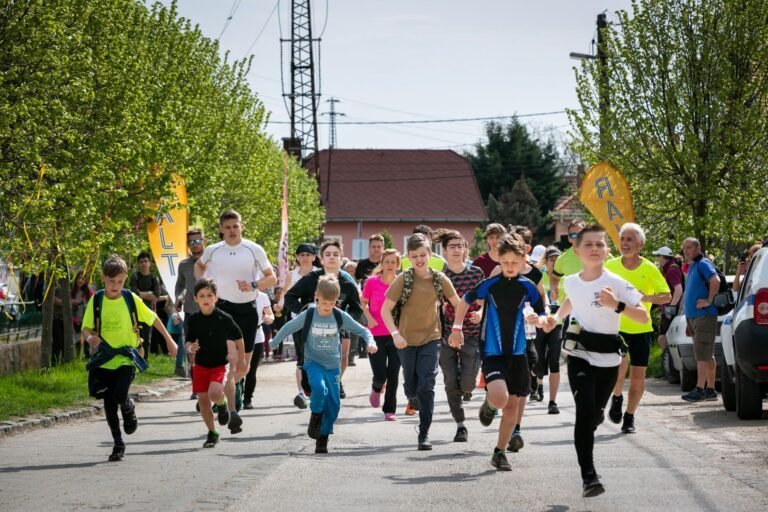 Nagy érdeklődés övezte a Kevélyre fel! gyalógtúrát és futóversenyt
