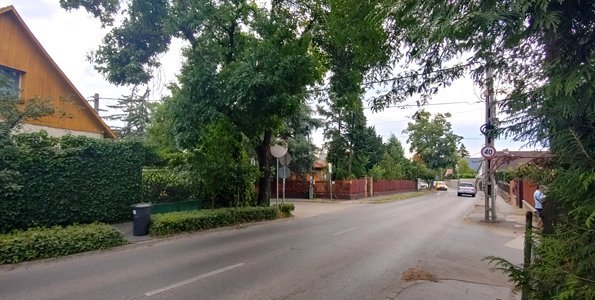 Új gyalogátkelő épül a Római Sánc és a Kun–Mathiász utca találkozásánál