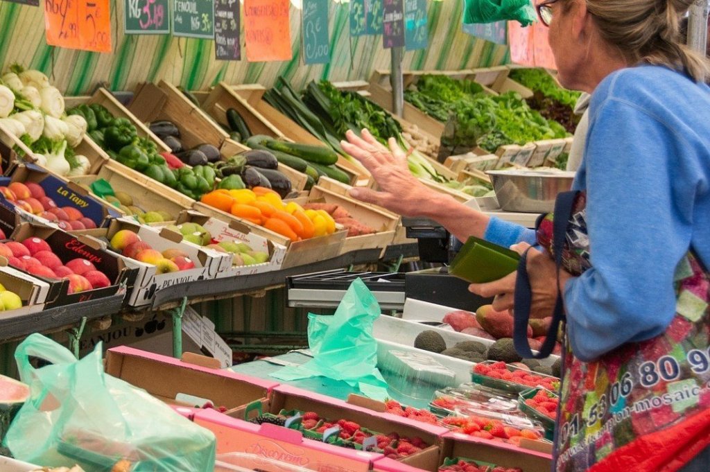 Piac: szombaton módosulnak  az életkor szerinti vásárlási idősávok