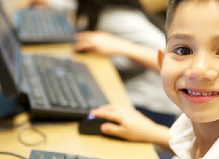 Számítógép Álom - Segítség a hátrányos helyzetű gyerekeknek