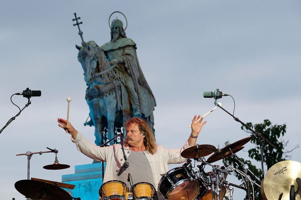 Jubileumi szimfóniától a stadionhimnuszokig