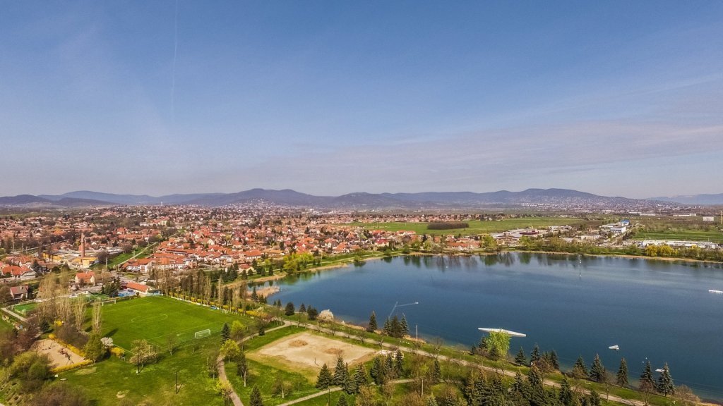 Marad az Omszk-tó és Omszk park név