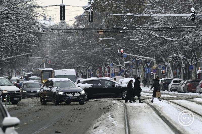 Másodfokú riasztást adott ki ónos eső miatt a meteorológiai szolgálat