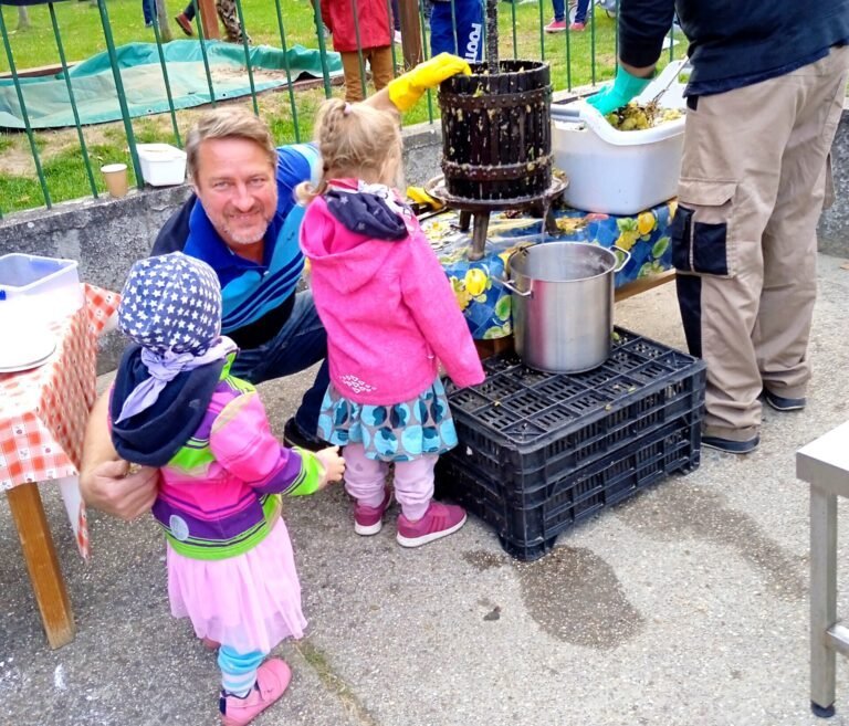 Szüreti Mulatság a Nyitnikék Óvodában