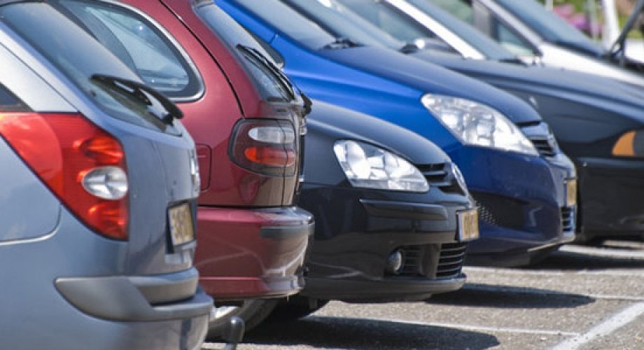 ÚJ PARKOLÁSI REND LÉP ÉLETBE A JÁNOS UTCA KÖRNYÉKÉN