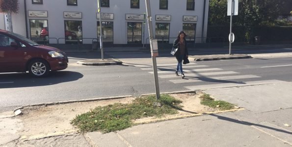 Lámpás Gyalogátkelőhely épül a Petzeltnél