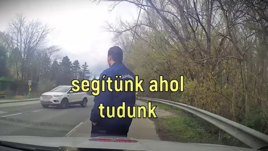 Rendőri felvezetést kapott a kismama