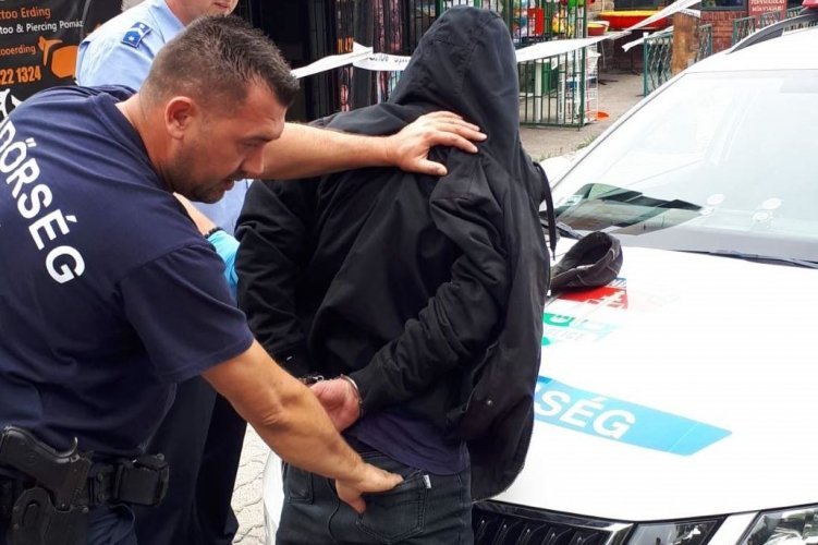 Két üzletet és egy lottózót akart kirabolni Pomázon egy fegyveres